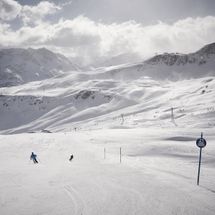 I en overset schweizisk dal frister en kæmpe buffet af skioplevelser